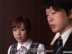 Boss fickt Mitarbeiter schüchterne Freundin Aiko Endou in zu dritt in seinem Büro