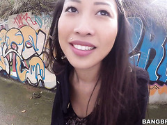 Französisch-asiatische Sexbombe Sharon Lee Griffe riesige Latin im freien